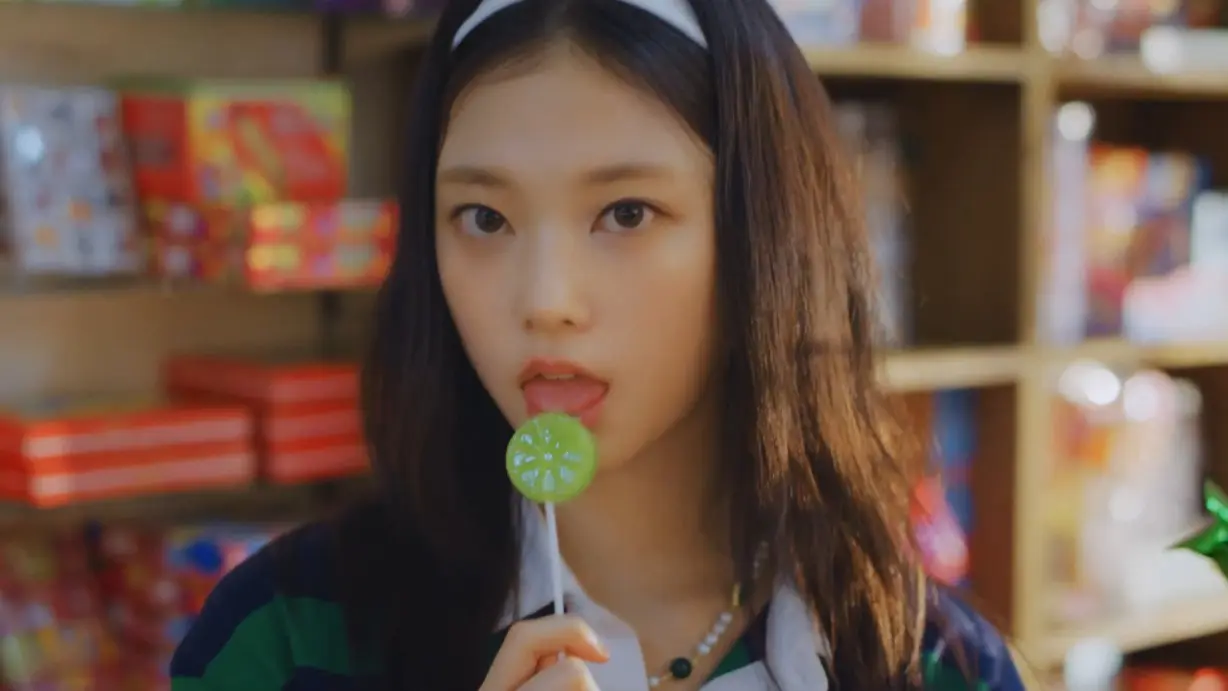 'How Sweet' MV -NewJeans