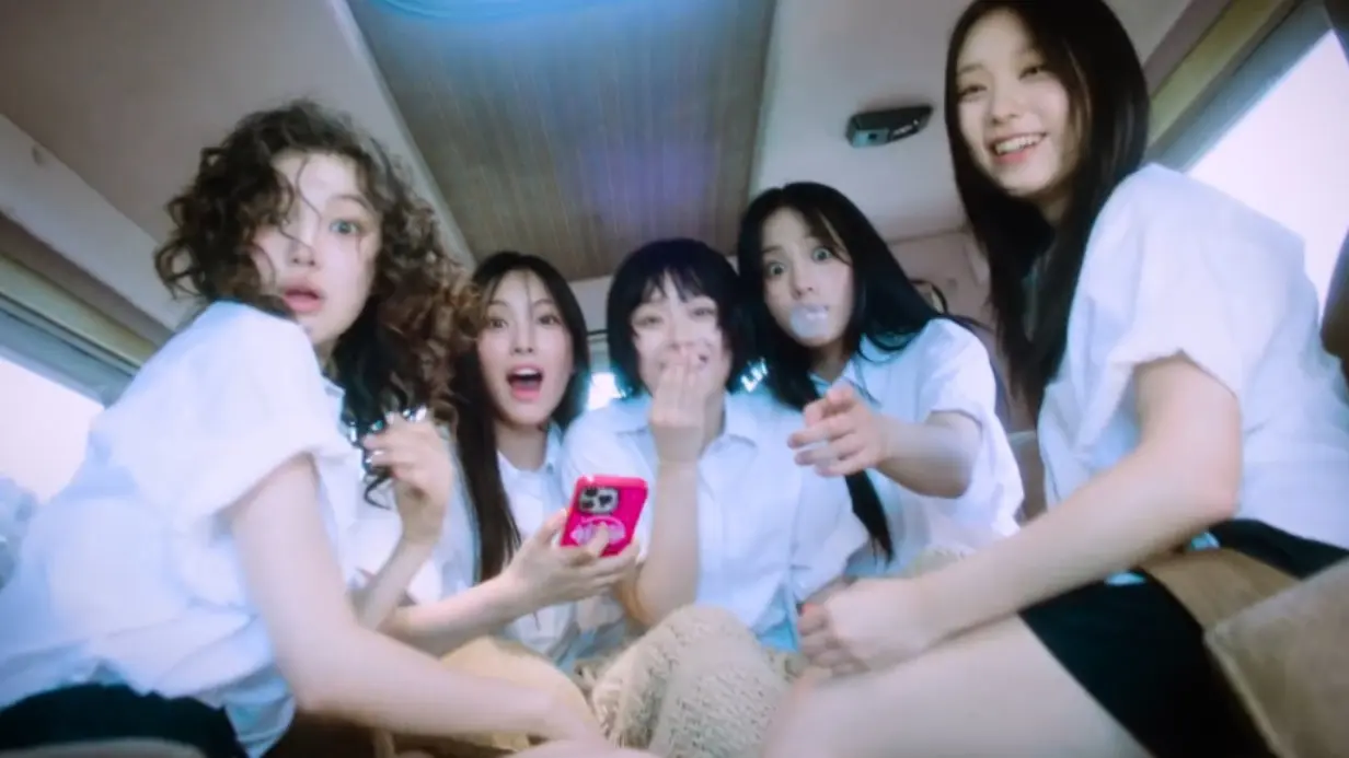 'Bubble Gum' MV -NewJeans